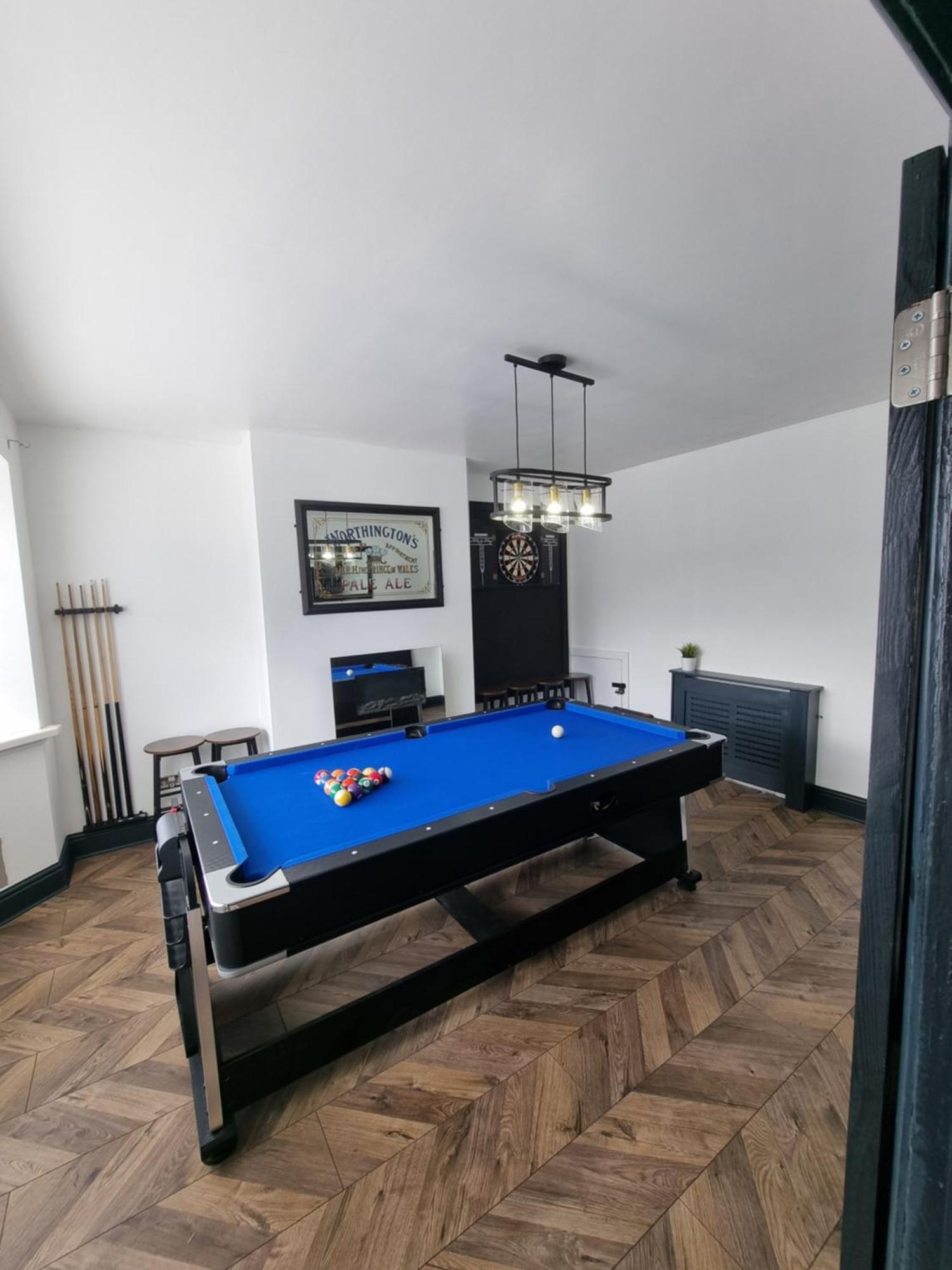 Centre House - Sleeps 6 *